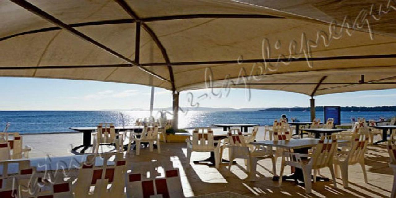 Magnifique Parc De La Presqu'Ile Avec Piscine Et Plage Face A Porquerolles ! Hyères Kültér fotó